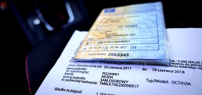 Czy trzeba wypowiadać ubezpieczenie samochodu? Kiedy umowa kończy się sama